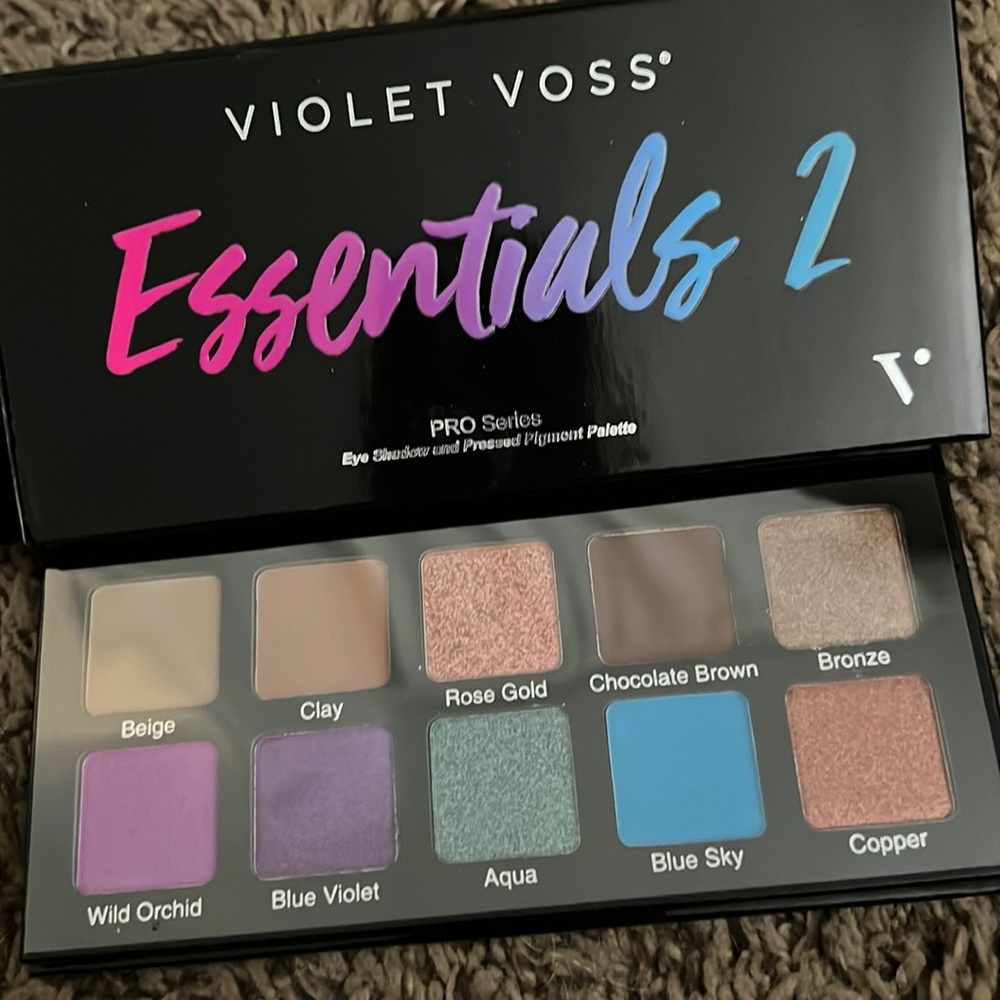 Violet Voss Essentials 2